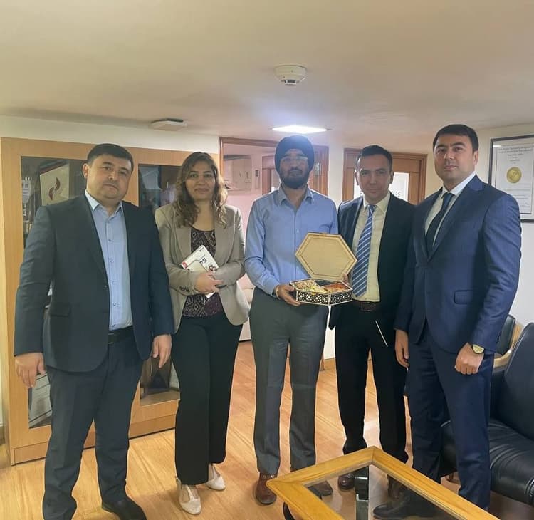 Oʻzbekistonlik shifokorlar uchun malaka oshirish kurslari va amaliy treninglar tashkil etish masalalarini muhokama qildi